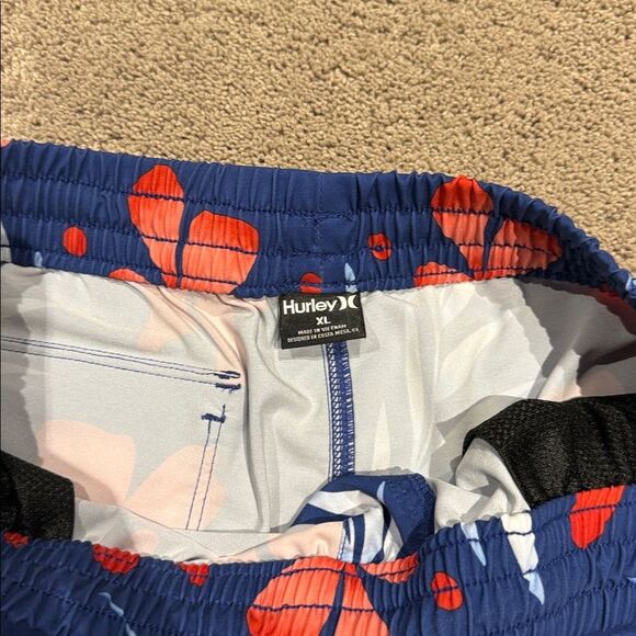 Hurley phantom swim shorts! Size XL elastic waist! 5 1/2 inch inseam! Like new - Picture 2 of 7